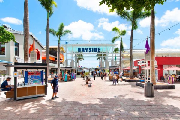 Surroundings - Bayside Marketplace - Novotel Miami Brickell